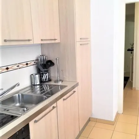 9 Minutes From Train Statio Apartment