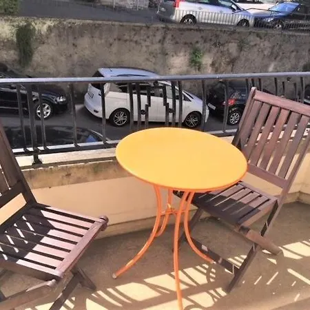 9 Minutes From Train Statio Apartment