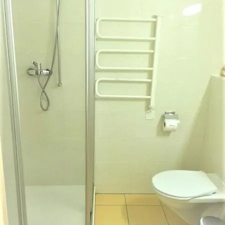 9 Minutes From Train Statio Apartment *